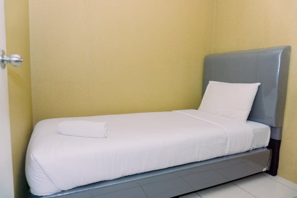 Modern Look And Comfortable 2Br Green Bay Pluit Apartment