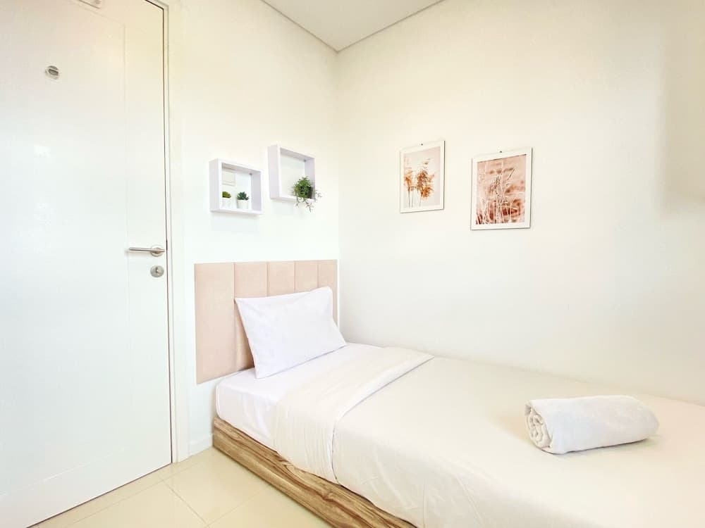 Cheerful And Homey 2Br Apartment At Parahyangan Residence