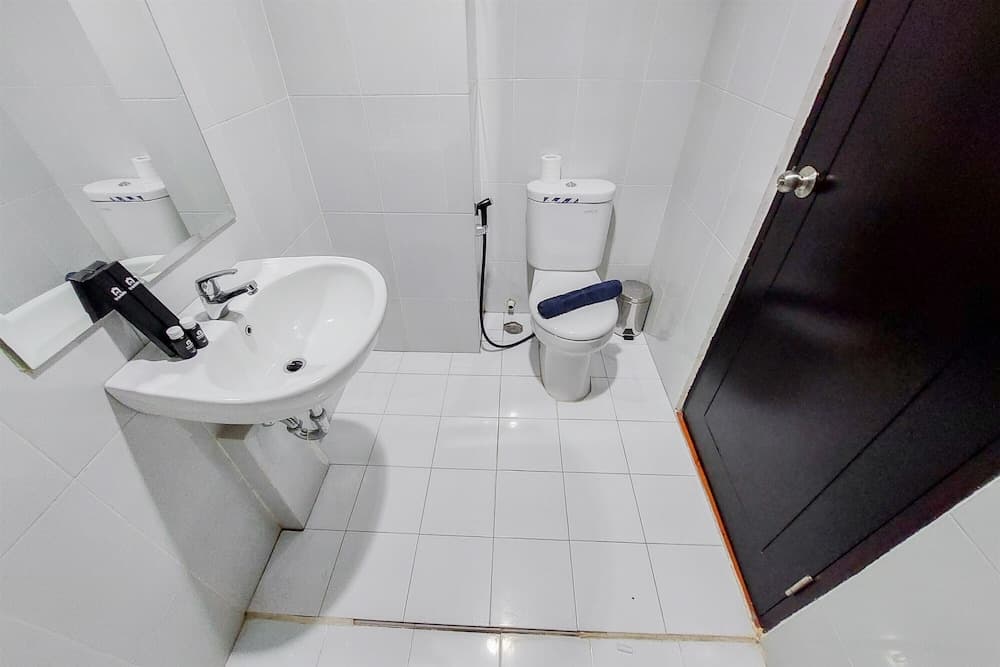 Comfortable And Simply Studio Room Casa De Parco Apartment