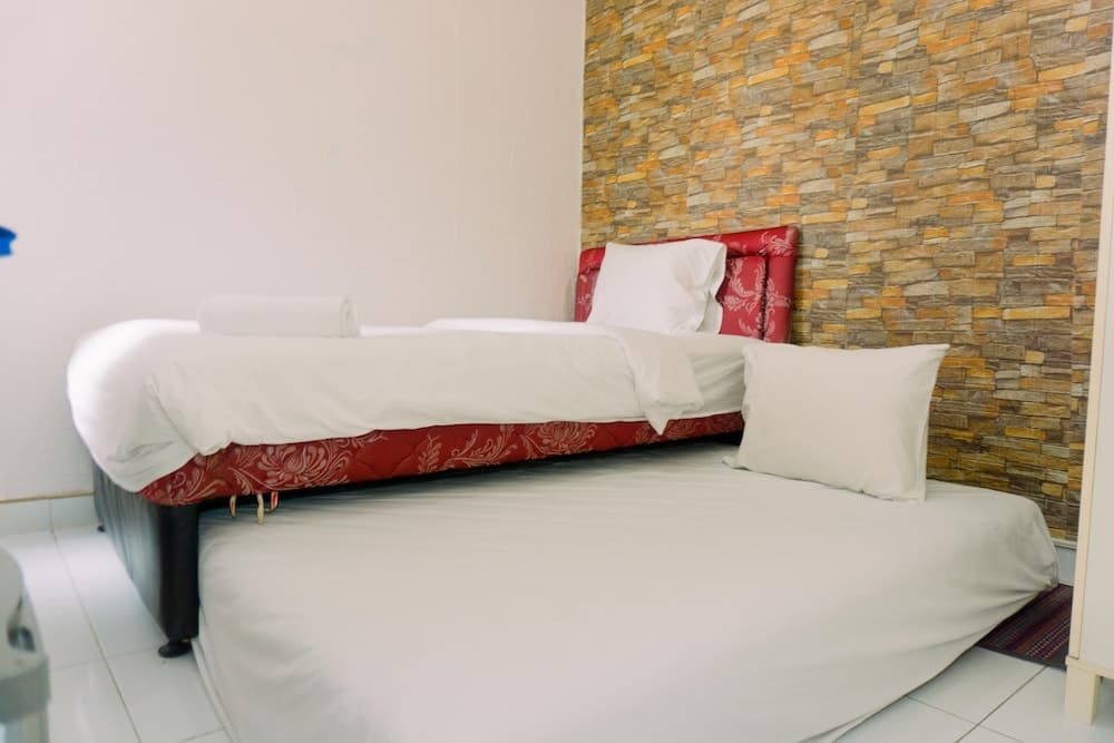 Simply Looks Studio Apartment At Aeropolis Residence