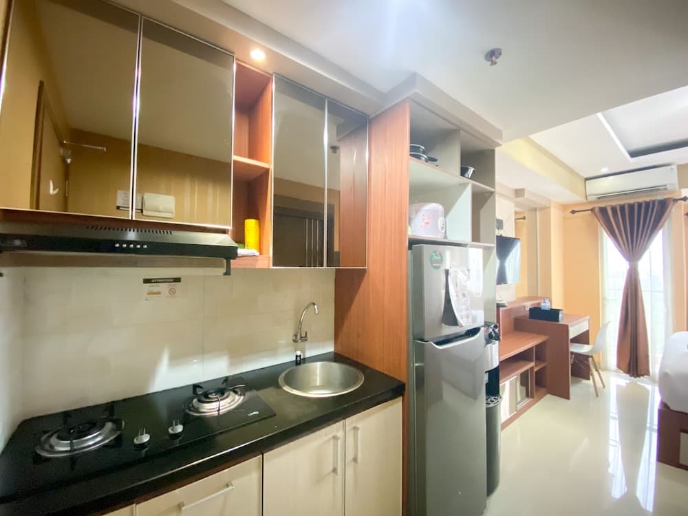 Cozy Studio Room At Oasis Cikarang Apartment