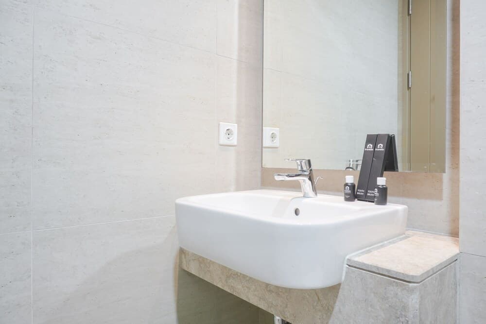 Minimalist And Comfort Stay Studio Gold Coast Apartment