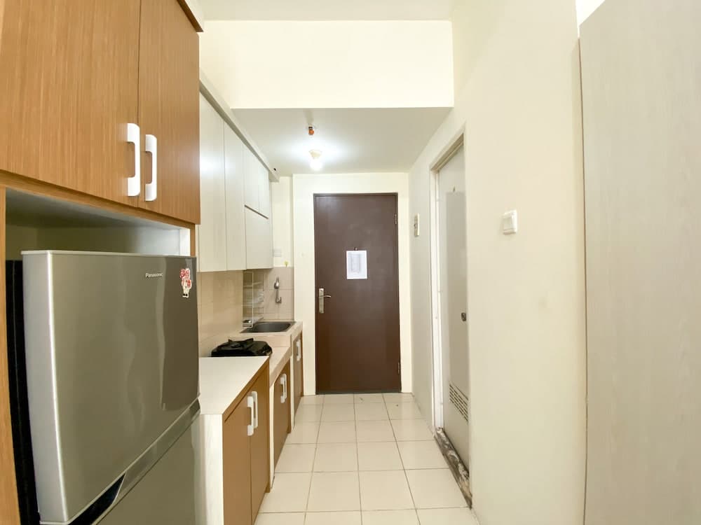 Comfort And Enjoy Living Studio Room Sunter Park View Apartment