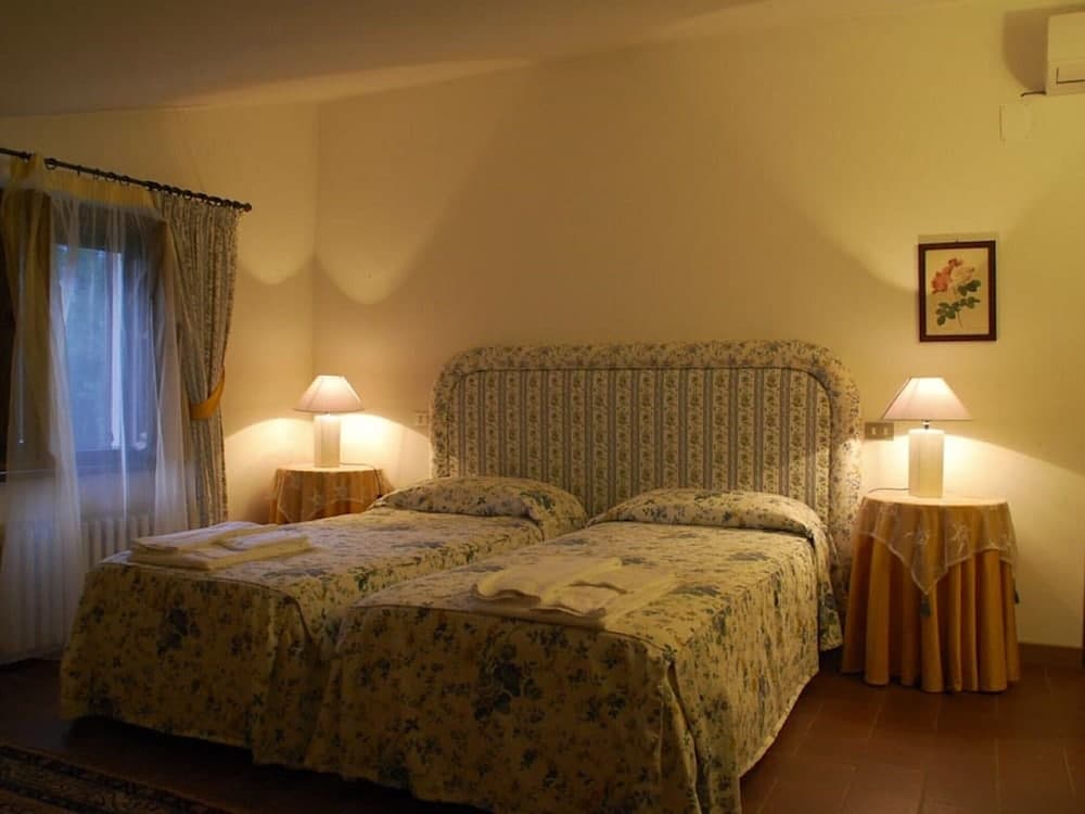 Villa by Lake Trasimeno With Scenic Views