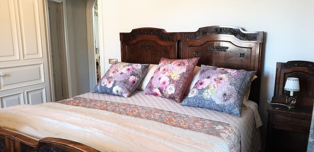 Vesime Villa With Garden