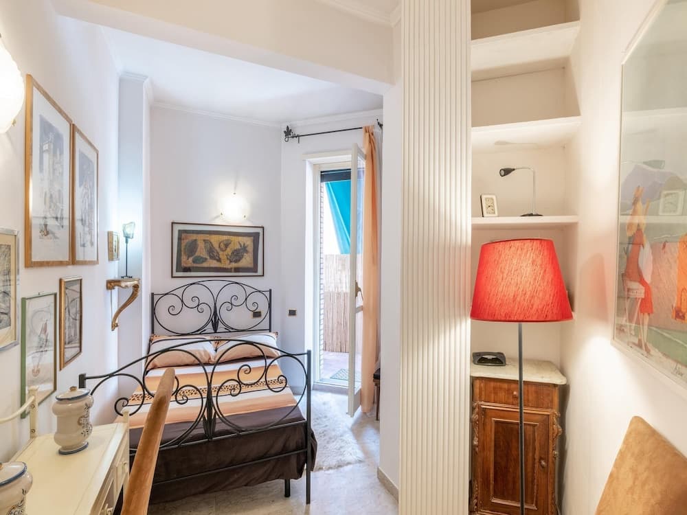 Apartment in Rome With Balcony