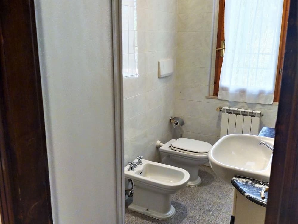 Villa in Tuscany With Pool and Hot Tub