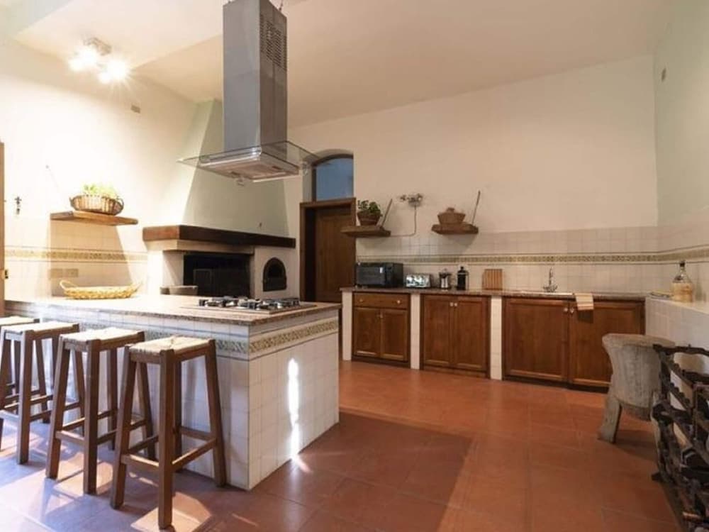 Belvilla by OYO Tasteful Villa With Bubble Bath