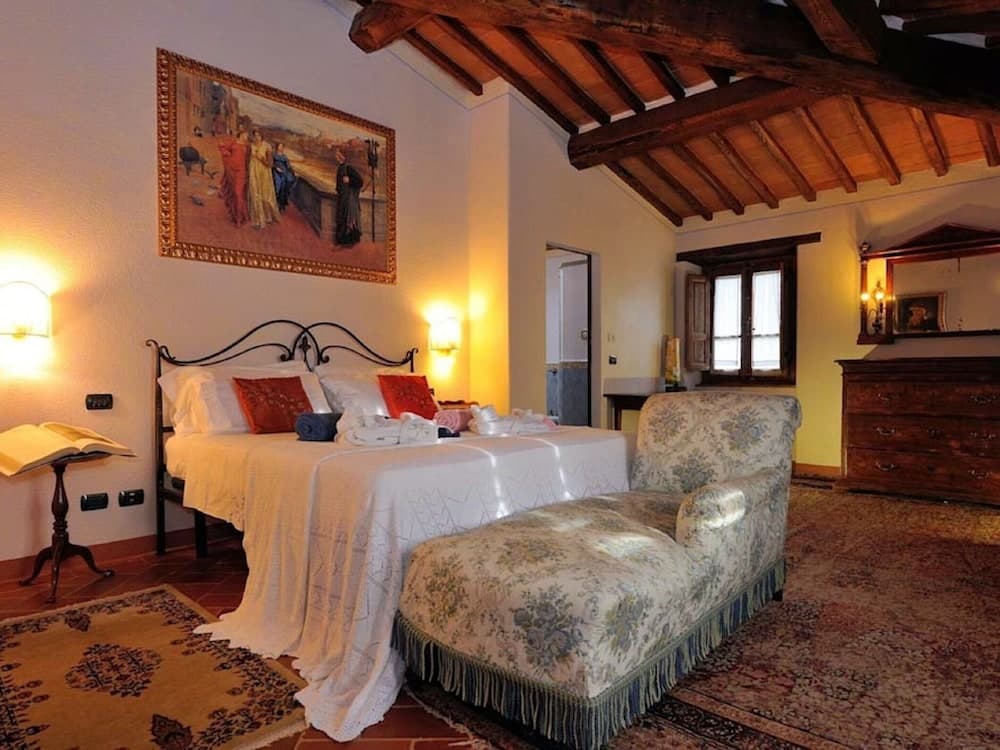 Tuscan Villa With Sauna