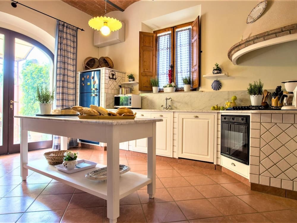 Lavish Villa in Peccioli