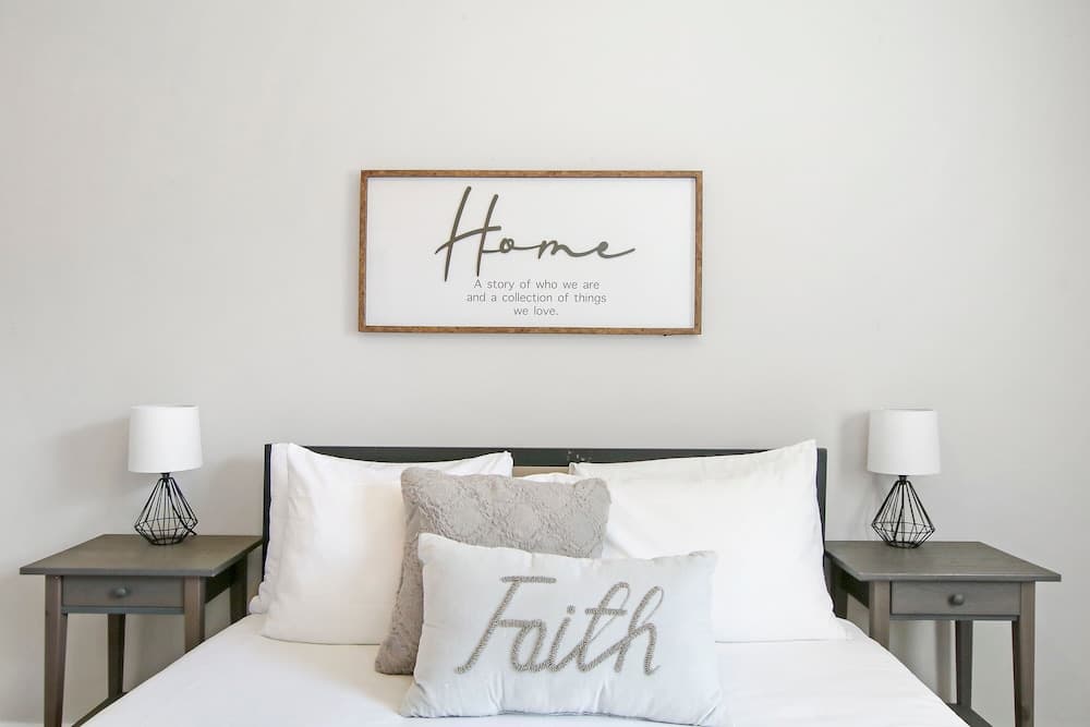 Modern & Stylish 3BR Apt in Rogers Park