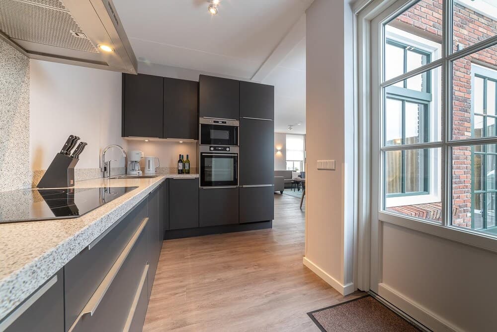 Lovely Holiday Home in Colijnsplaat With Whirlpool