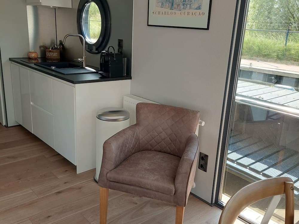 Luxury Houseboat in Volendam Marina