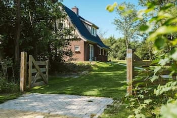 Luxurious 6-person Holiday Villa With a Forest Garden of 4000 m2