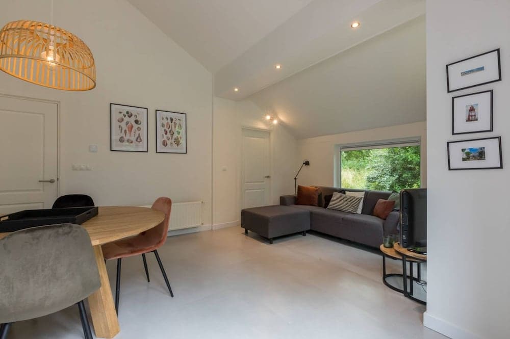 Holiday Home in Dishoek Near Beach & Dunes