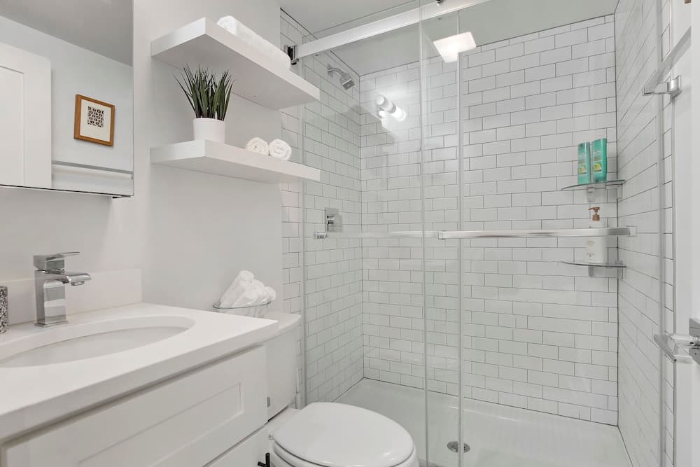 Elite Studio Apt near Shops in Uptown