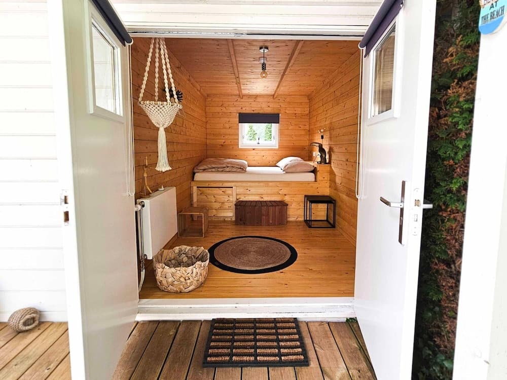 Chalet Kieftveen With hot tub for Four Person