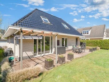 Cosy Holiday Home in Zeewolde With Garden