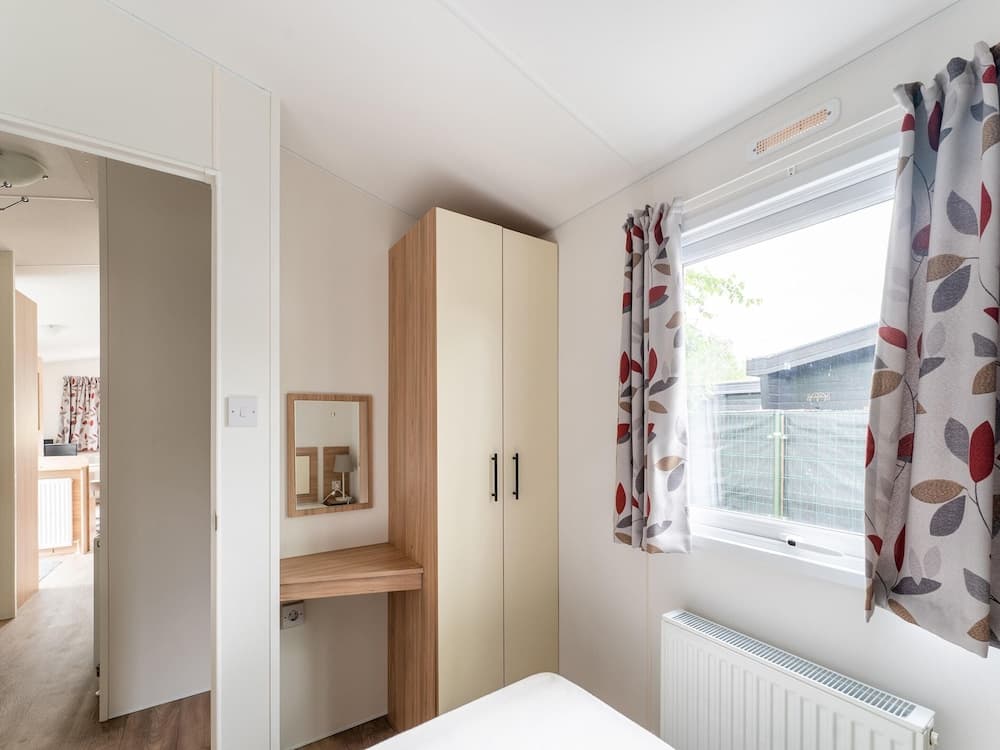 Relaxing Holiday Chalet by the Water in Grou