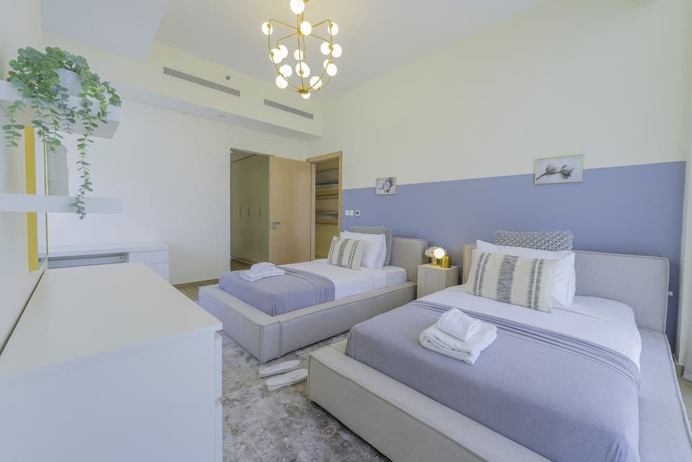 Monty - Charming Apartment with Canal View Near Dubai Mall