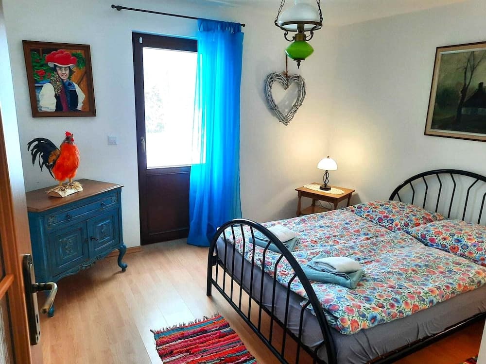 Spacious Holiday Home in Piechowice With Garden