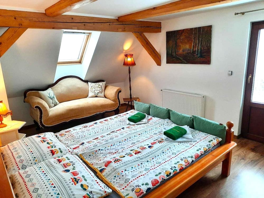 Spacious Holiday Home in Piechowice With Garden