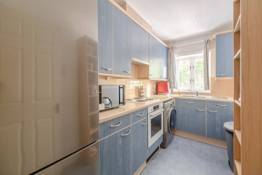 Bright 1 Bedroom Flat in Kensington Olympia