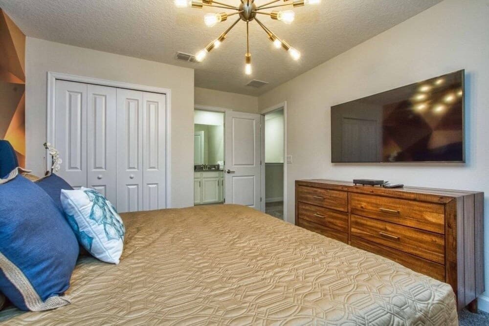 Storey Lake-6 Bedrooms Pool Home-1676str 6 Home