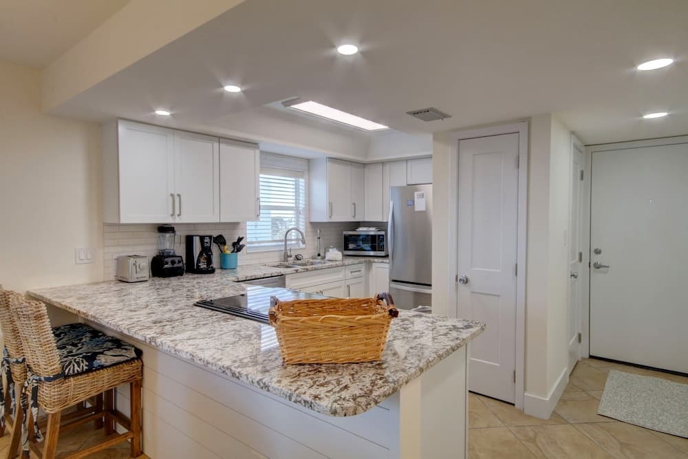 349 El Matador 2 Bedroom Condo by RedAwning