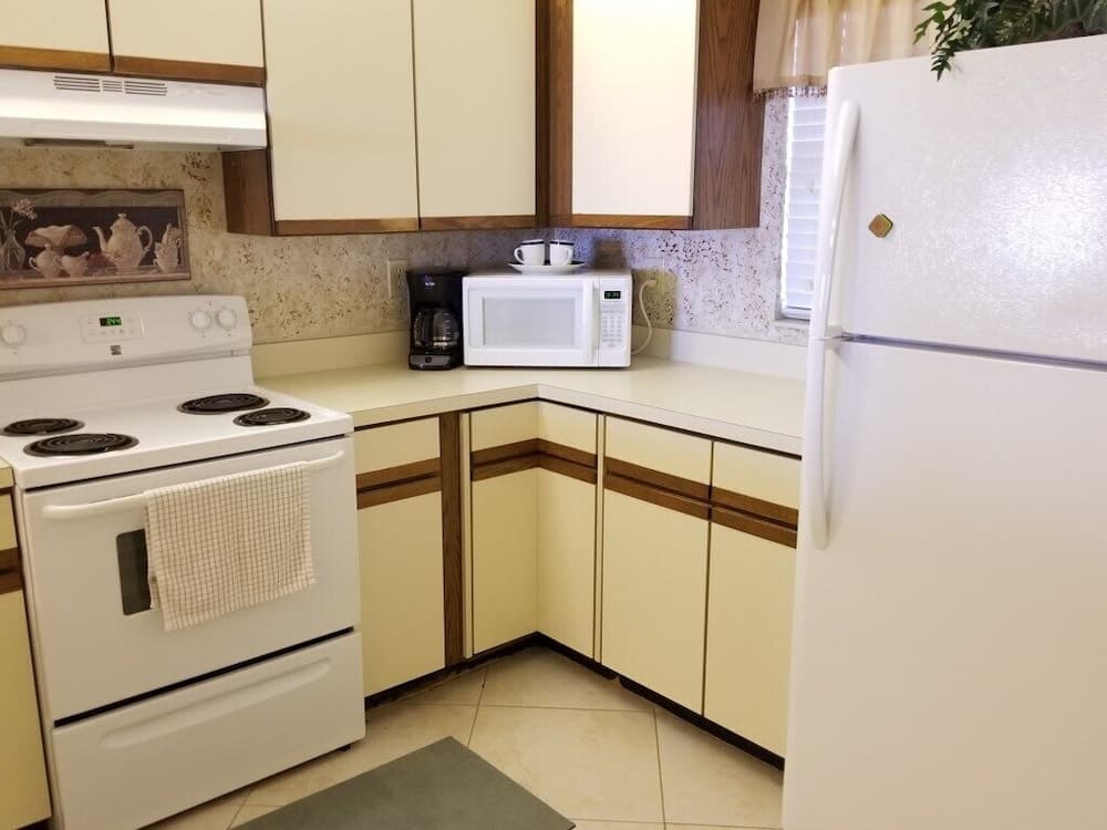 Sea Place 13137 2 Bedroom Condo by RedAwning