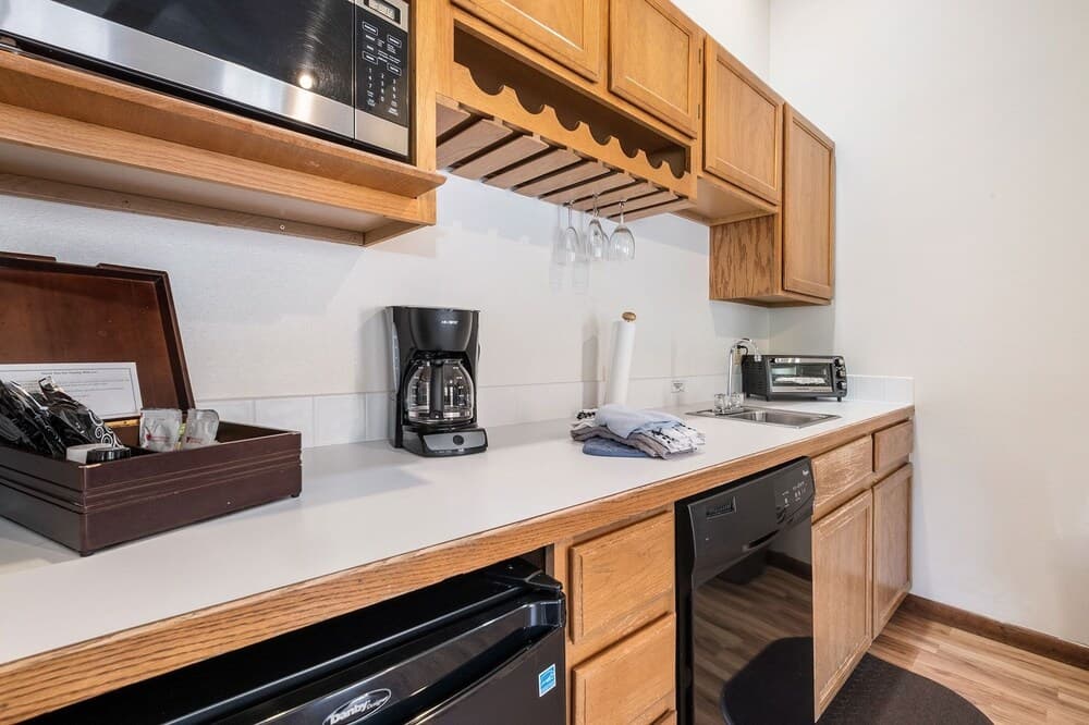 Boulder Brook on Fall River - One Bedroom Suite 12 1 Condo by Redawning