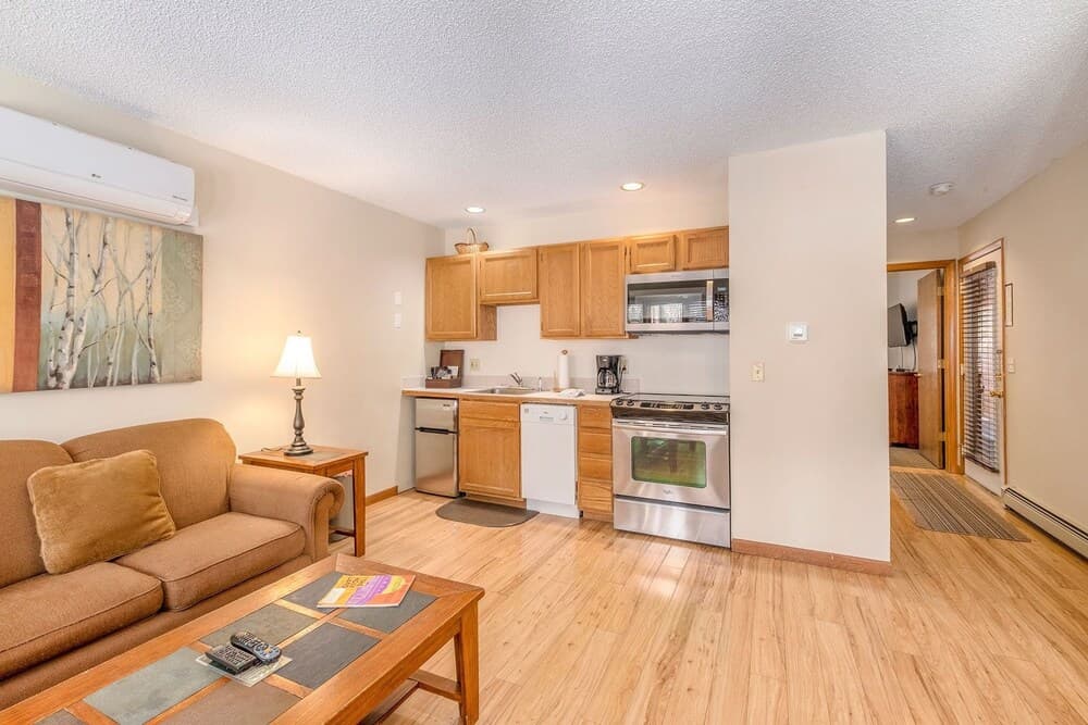 Boulder Brook on Fall River - One Bedroom Suite 16 1 Condo by Redawning