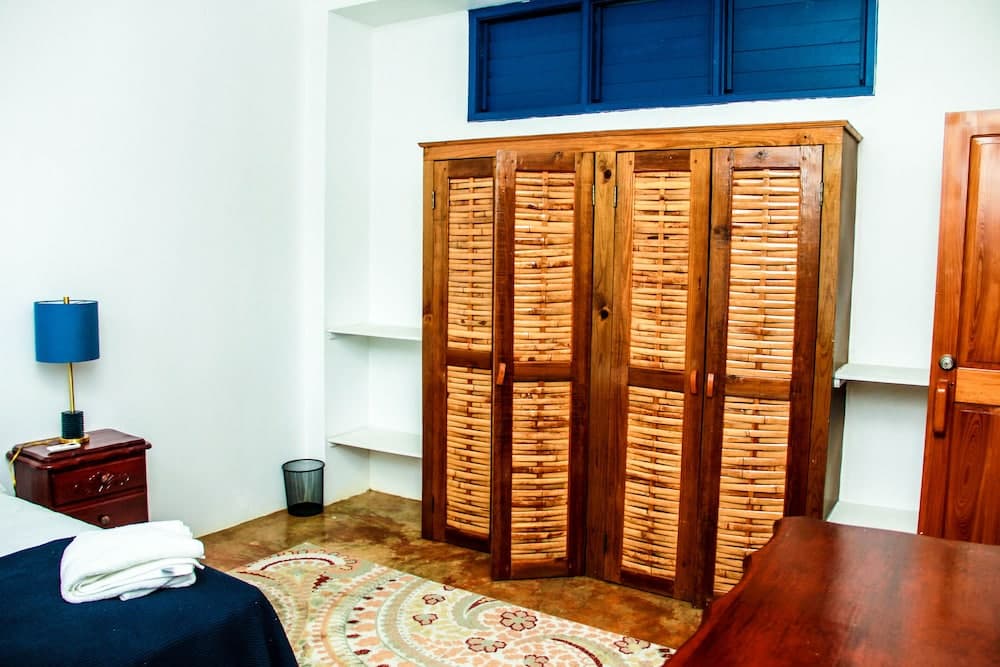 Sunshine Lodge- Your Home Away From Home