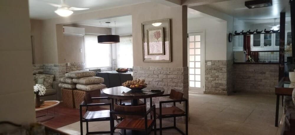 Maravilhosa Casa de 5 Quartos Perto da Praia