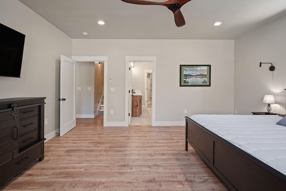 110 Crane 5 Bedroom Home by RedAwning