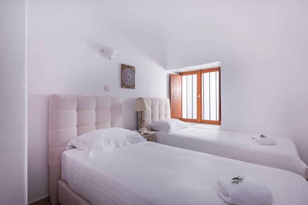 AENAON ESTATE 1896 by K&K