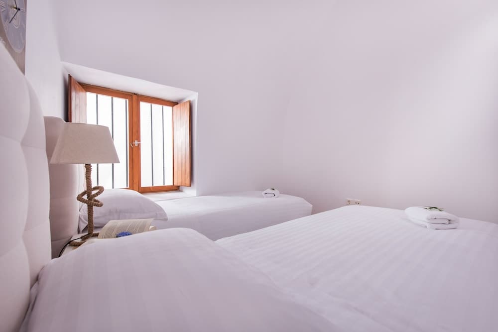 AENAON ESTATE 1896 by K&K