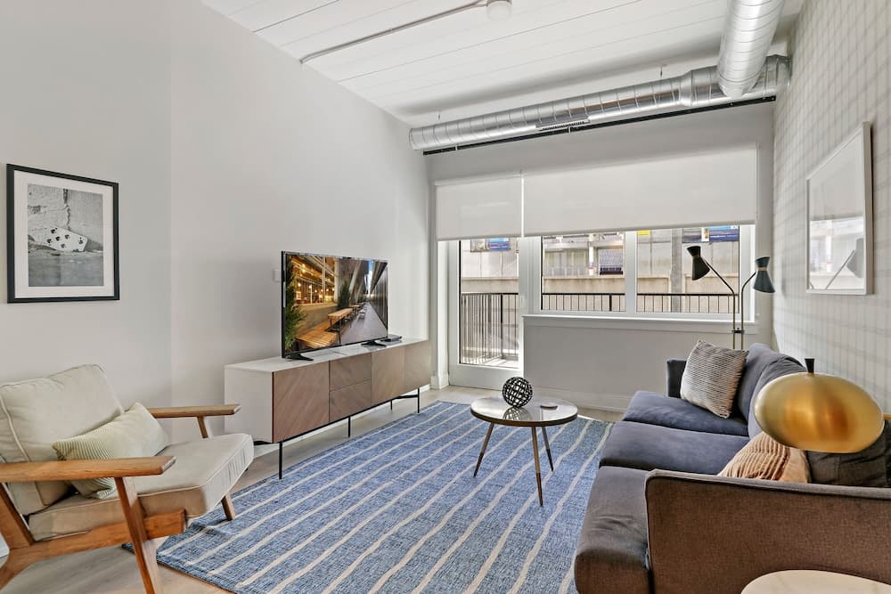 Enticing 1BR & 1BA Apartment in Belmont