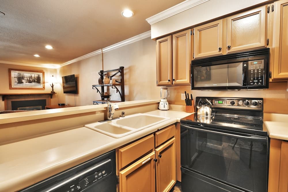 Snow Flower 019 2 Bedroom Condo by Redawning