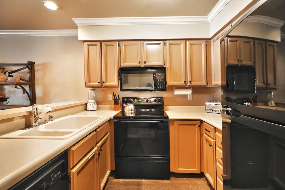 Snow Flower 019 2 Bedroom Condo by Redawning