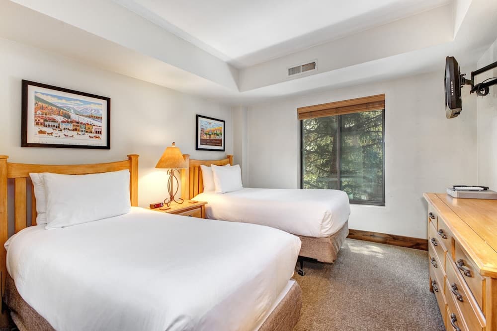 Park Station 233 2 Bedroom Condo by RedAwning