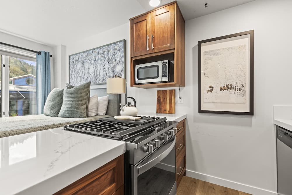 Galleria 307-studio 1 Bedroom Home by RedAwning