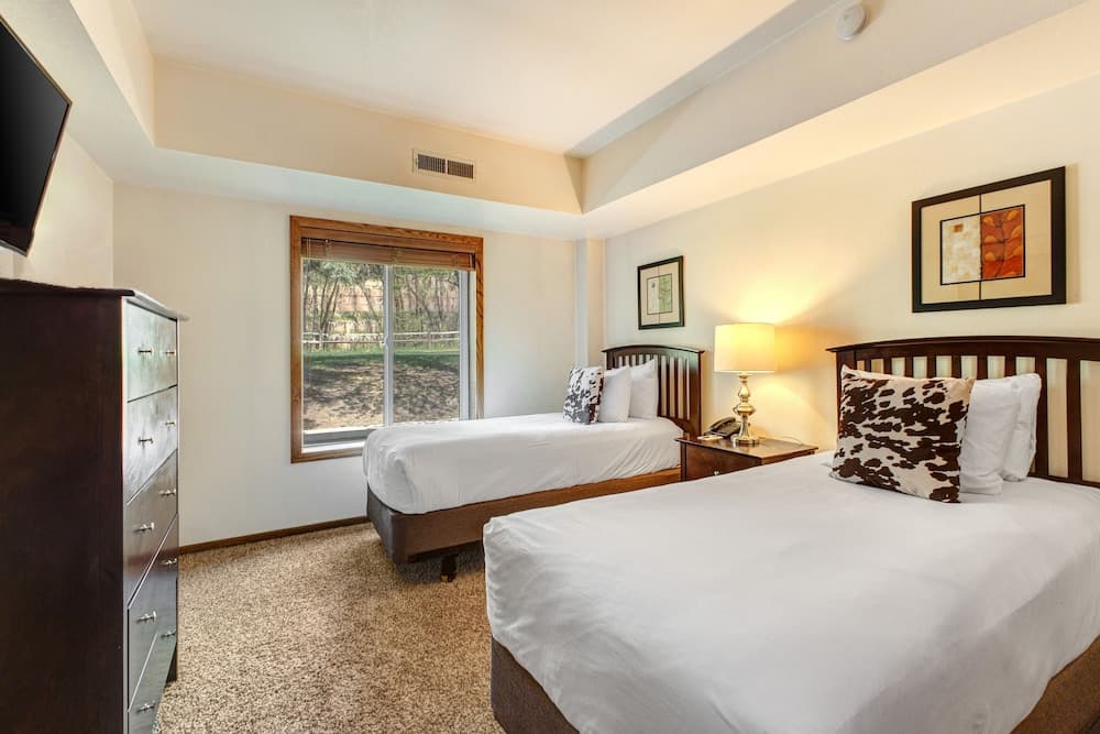 Park Station 214 2 Bedroom Condo by RedAwning