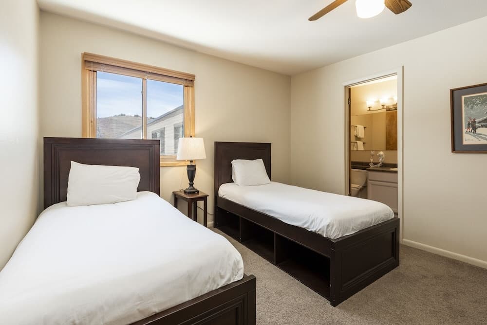 Snow Flower 038 3 Bedroom Condo by RedAwning