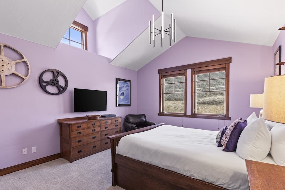 Town Pointe B304 4 Bedroom Condo by RedAwning