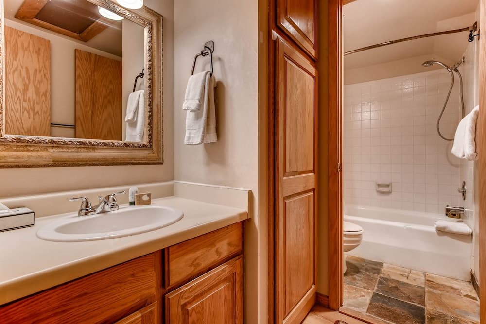 Powder Pointe 303b 1 Bedroom Condo by RedAwning