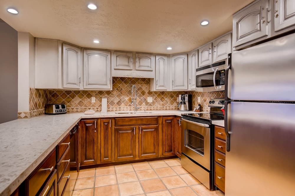 Park Station 140 2 Bedroom Condo by RedAwning