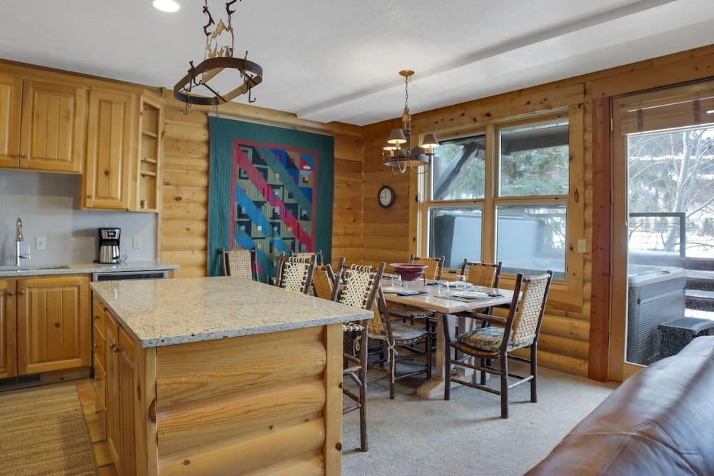 Comstock 204 2 Bedroom Condo by RedAwning