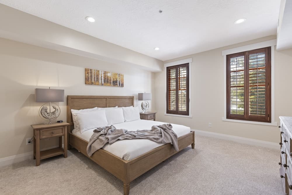 Town Pointe B204 3 Bedroom Condo by RedAwning