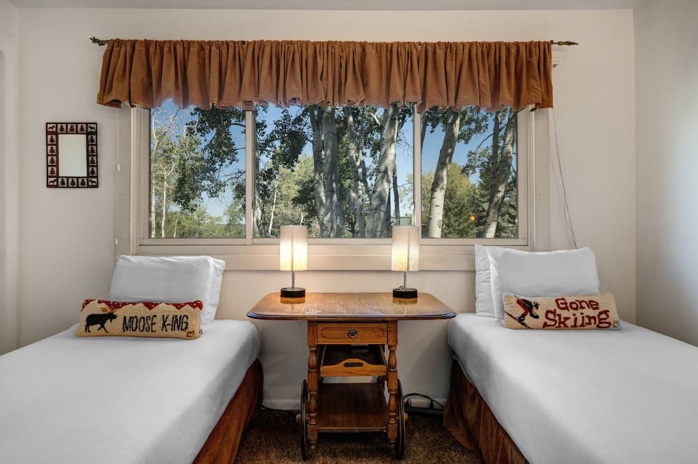 Snow Flower 103 2 Bedroom Condo by RedAwning